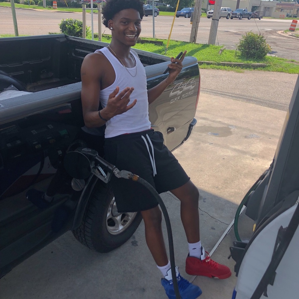 Meet your Posher, Caari